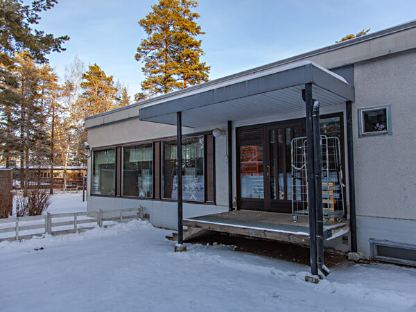 H&auml;rk&auml;vehmaan koulu